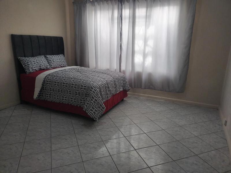 To Let 1 Bedroom Property for Rent in Woodstock Western Cape